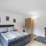 度假居 Gaestehaus Roth *