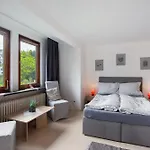 Gaestehaus Roth 度假居 *